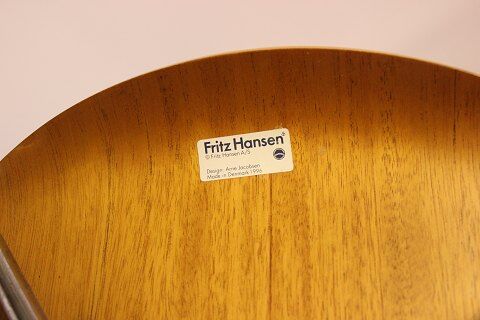 Pair of chairs by Arne Jacobsen for Fritz Hansen