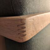 Two-seater canapé in solid oak and patterned fabric - Cobbelwood model