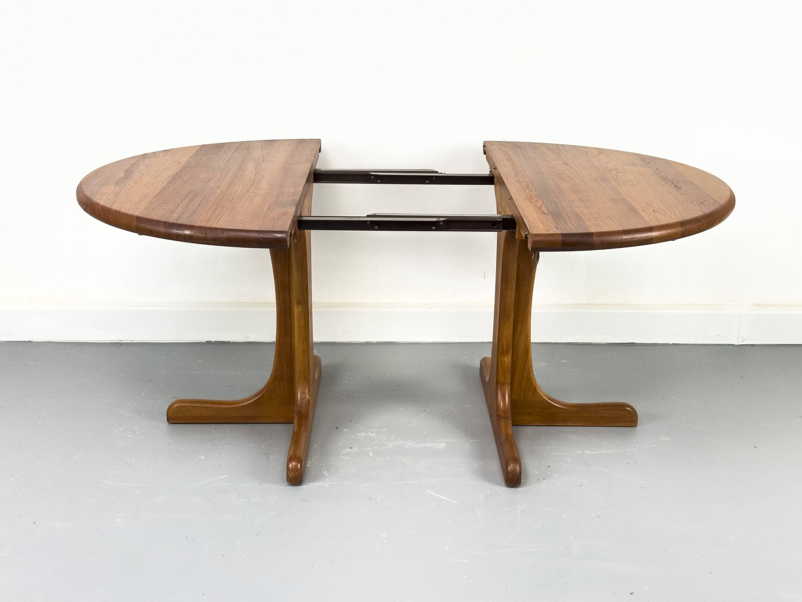 Danish Round Extendable Dining Table in Teak, 1970s