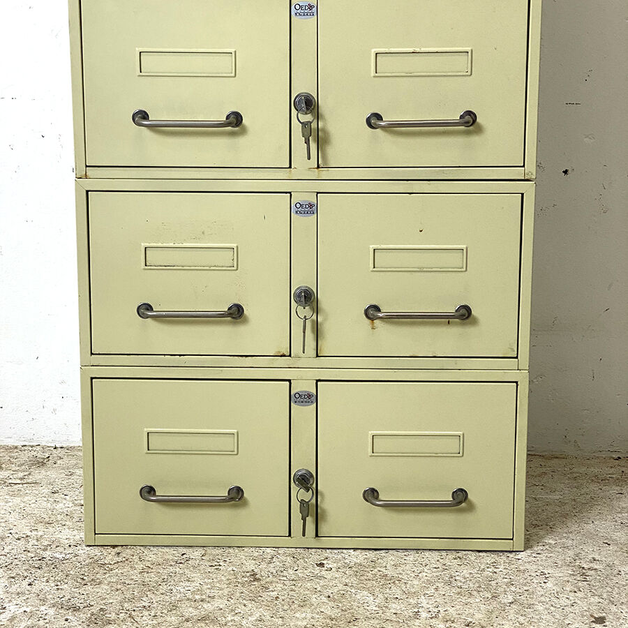 Set of 5 medical lockers