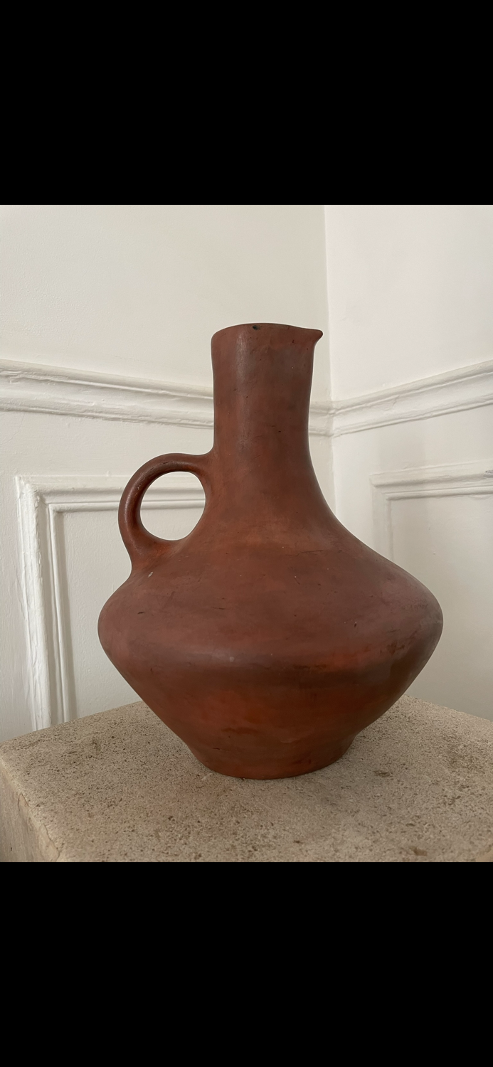 Ceramic carafe vase