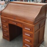 Old American desk in solid oak with S-shaped shutter