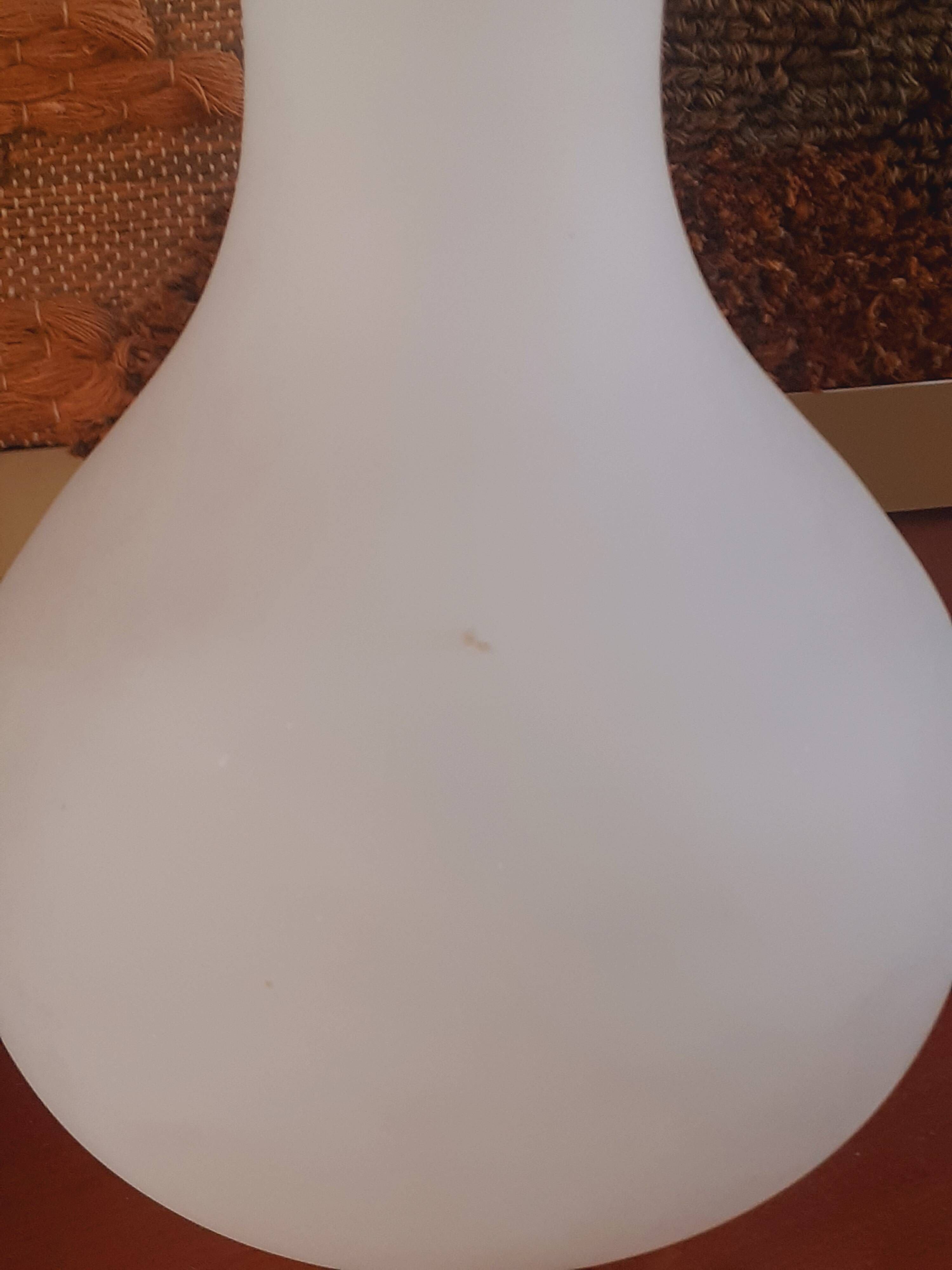 Vase en opaline et dorure début XIX ème