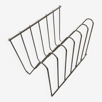 Magazine rack in chrome metal