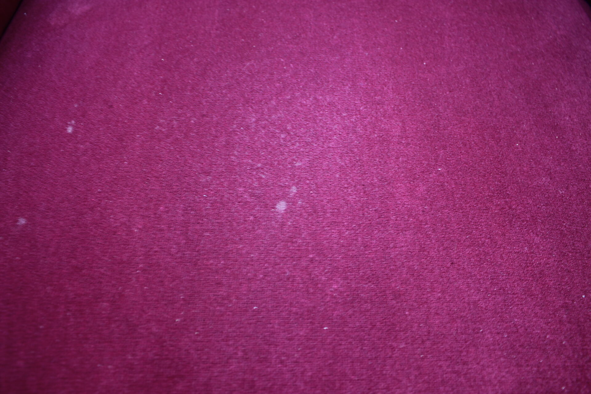 Paire de fauteuils italiens en velours années 1970