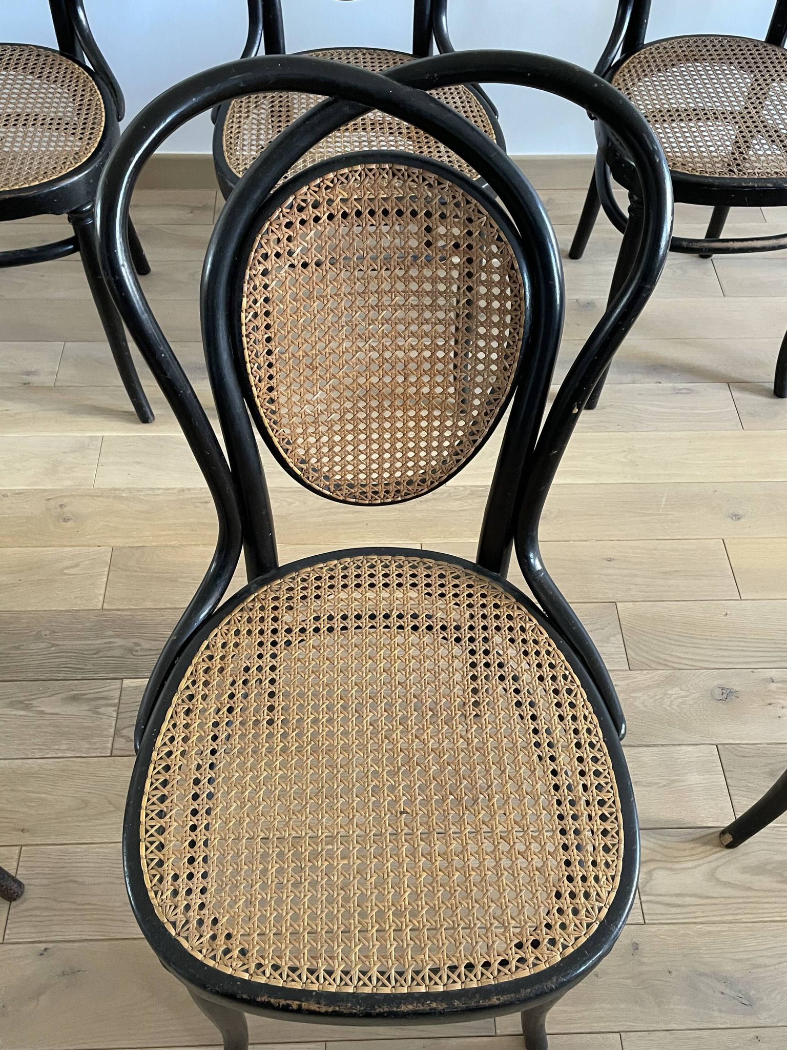 Série de 8 chaises viennoises N.33 de J&J Kohn, 1900