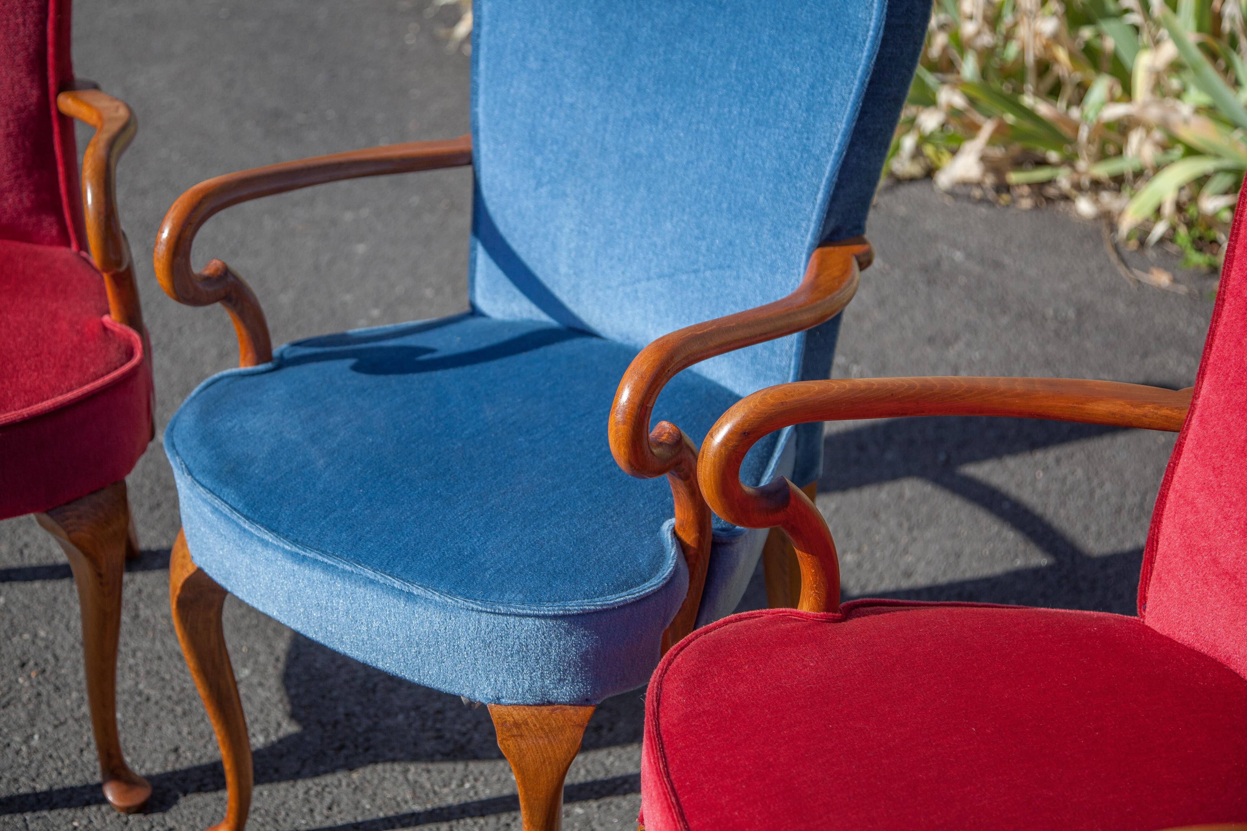 English lounge 4 armchairs and a coffee table Queen Anne armchairs blue and red fabric