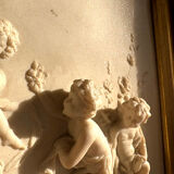 Marble bas-relief tableau of Putti