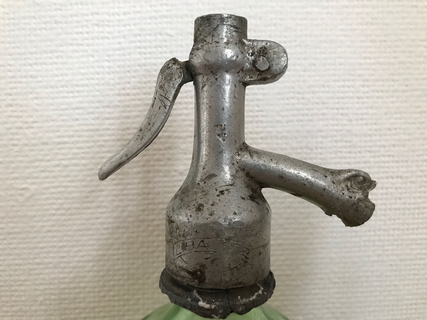 Siphon uralin / uranium / yellow green marquise shape