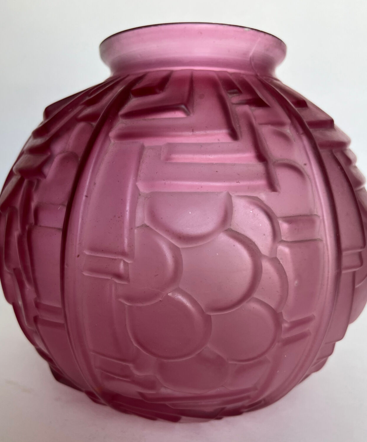 Art Deco ball vase in pink glass