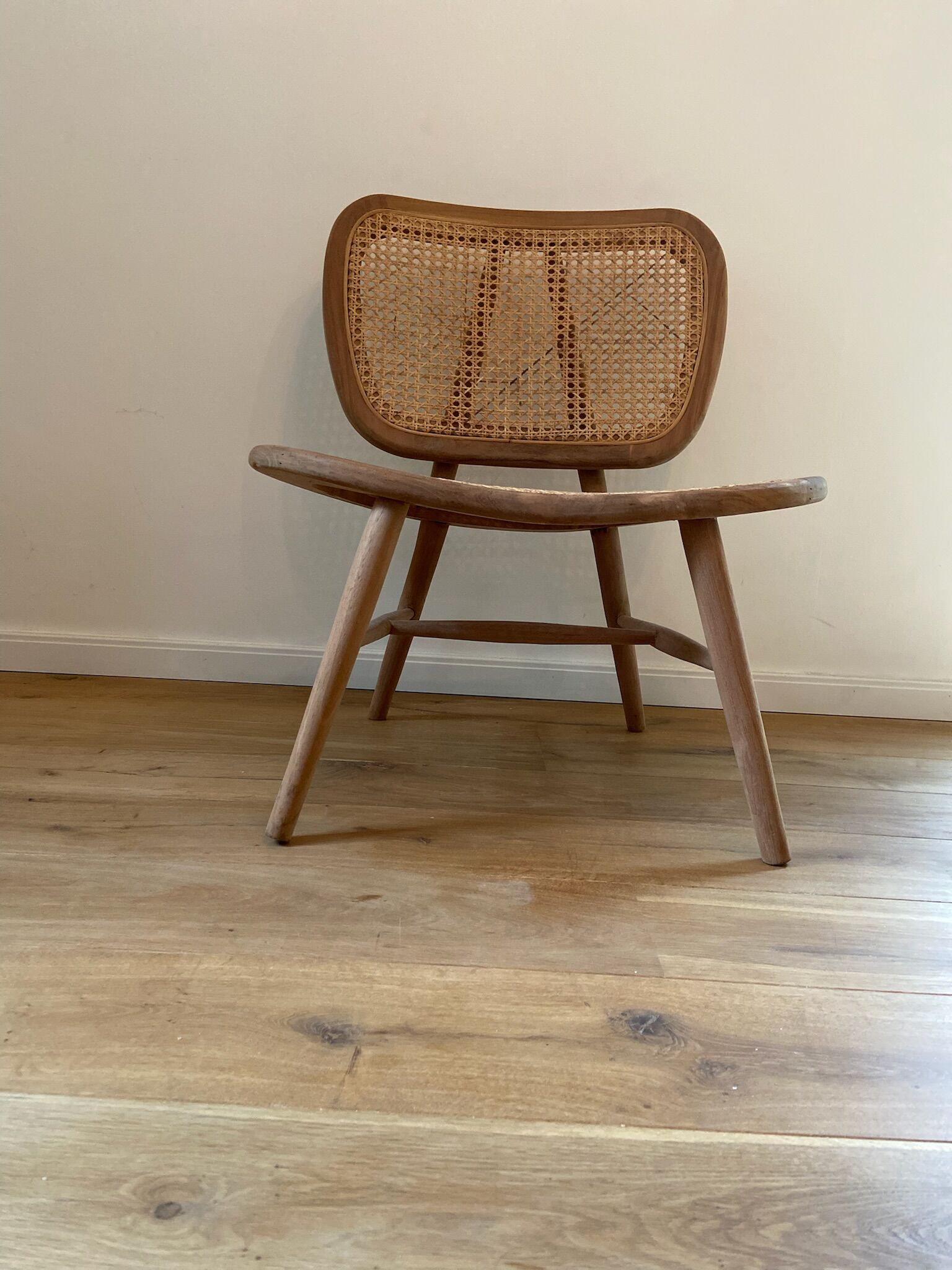 Rattan lounge chair