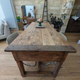 Farm table