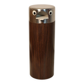 Peanut dispenser