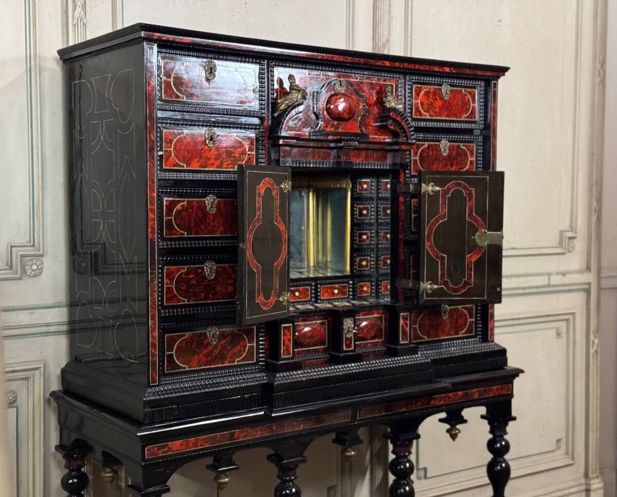 Important Antwerp cabinet in tortoiseshell, ebony and bronze, 17th century