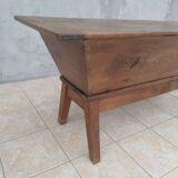 Kneading in walnut and oak 19th