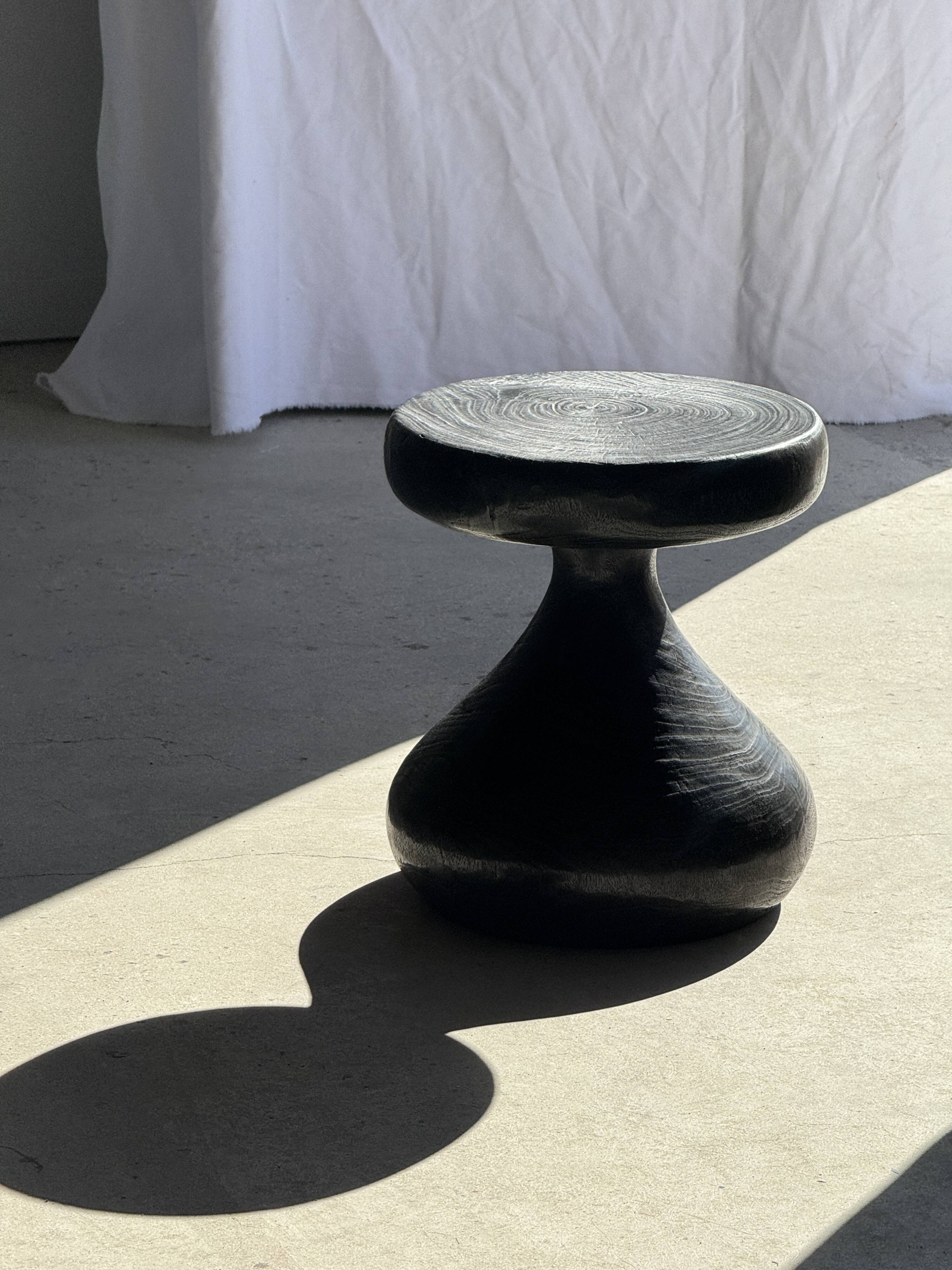 Pawn Black - Stool, side table, end table in solid mango wood.