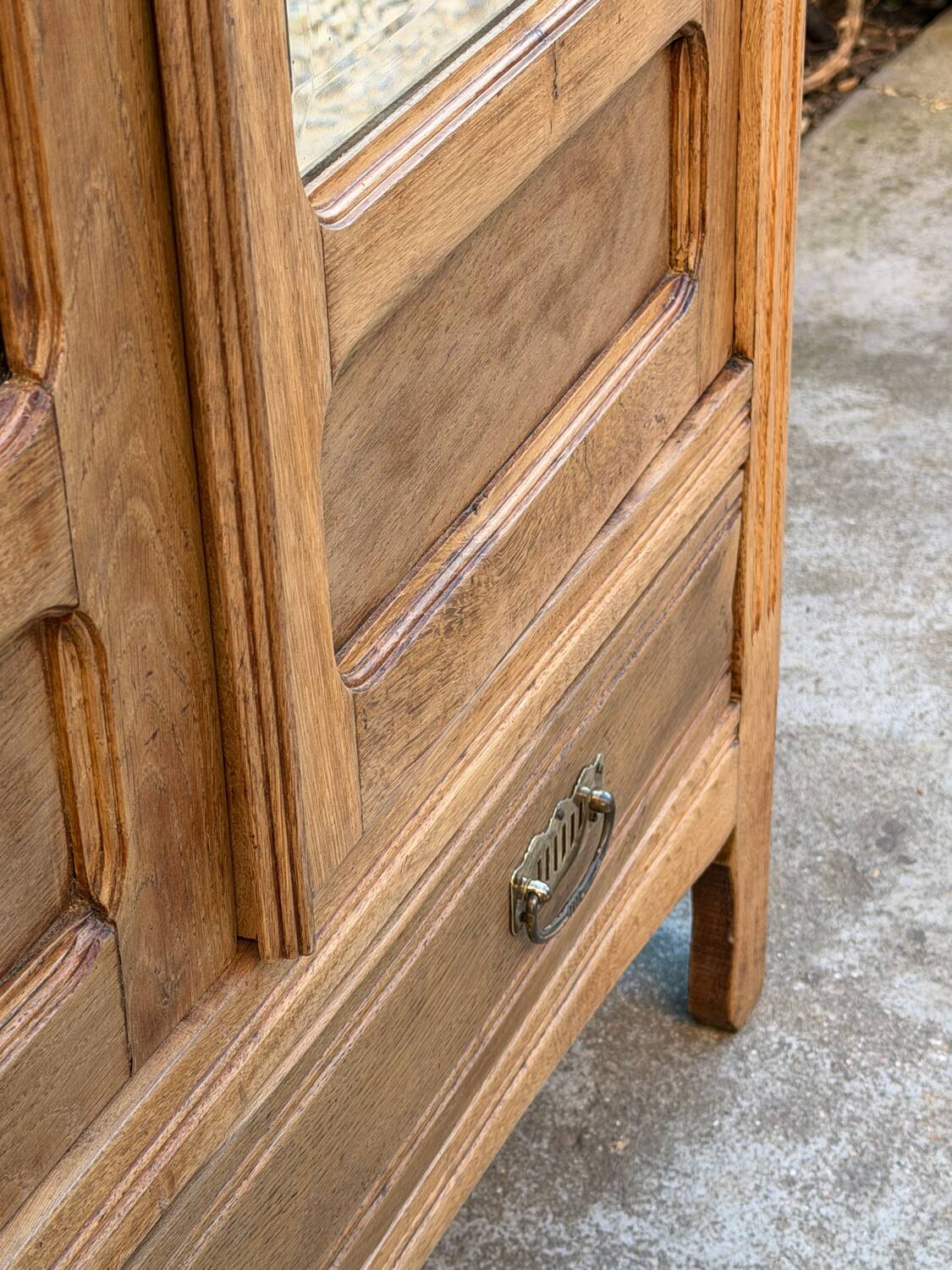Armoire parisienne d’hôtel miroirs biseauté chêne brut 1920