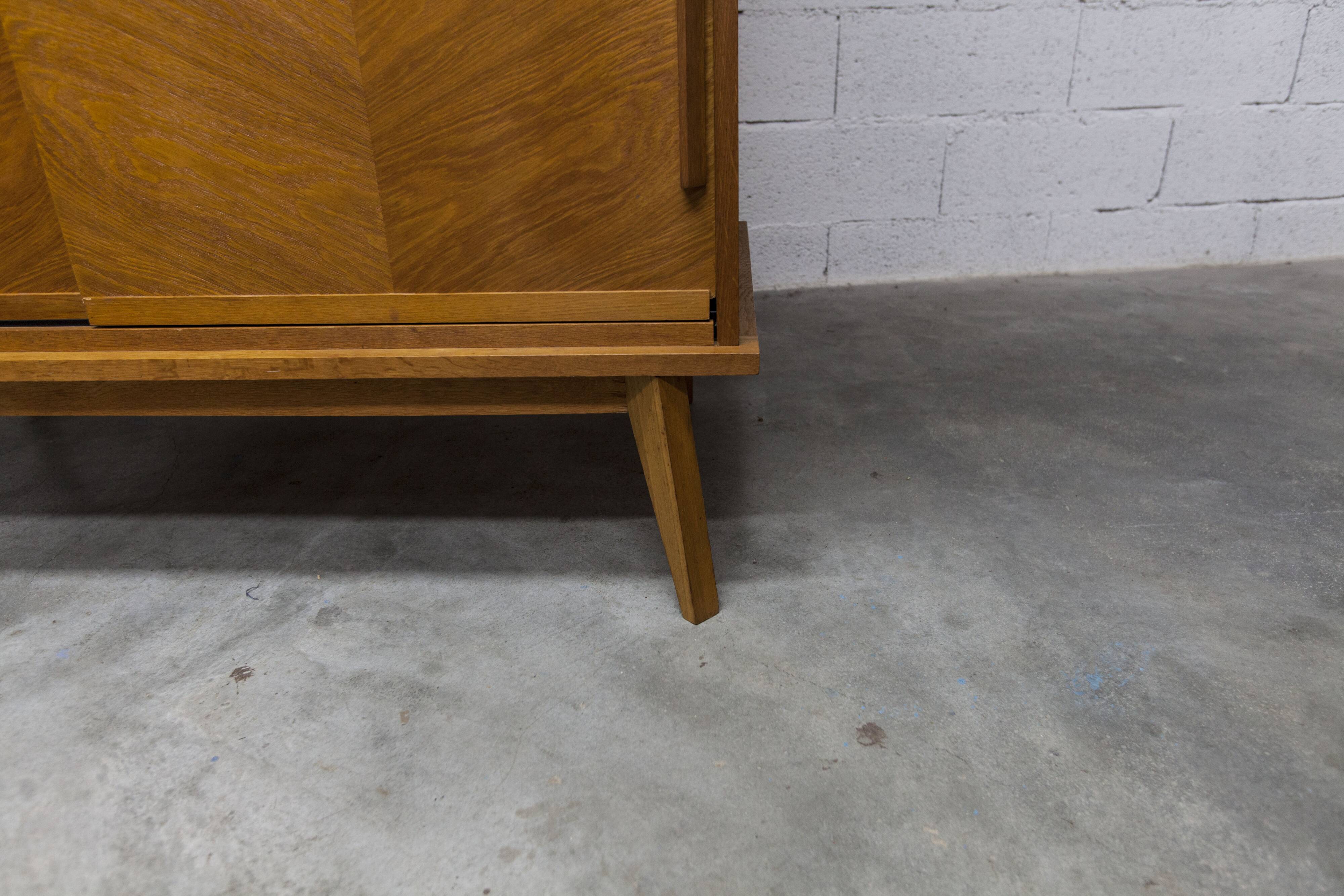 Armoire penderie 1950 pieds compas portes coulissantes plateau neuf