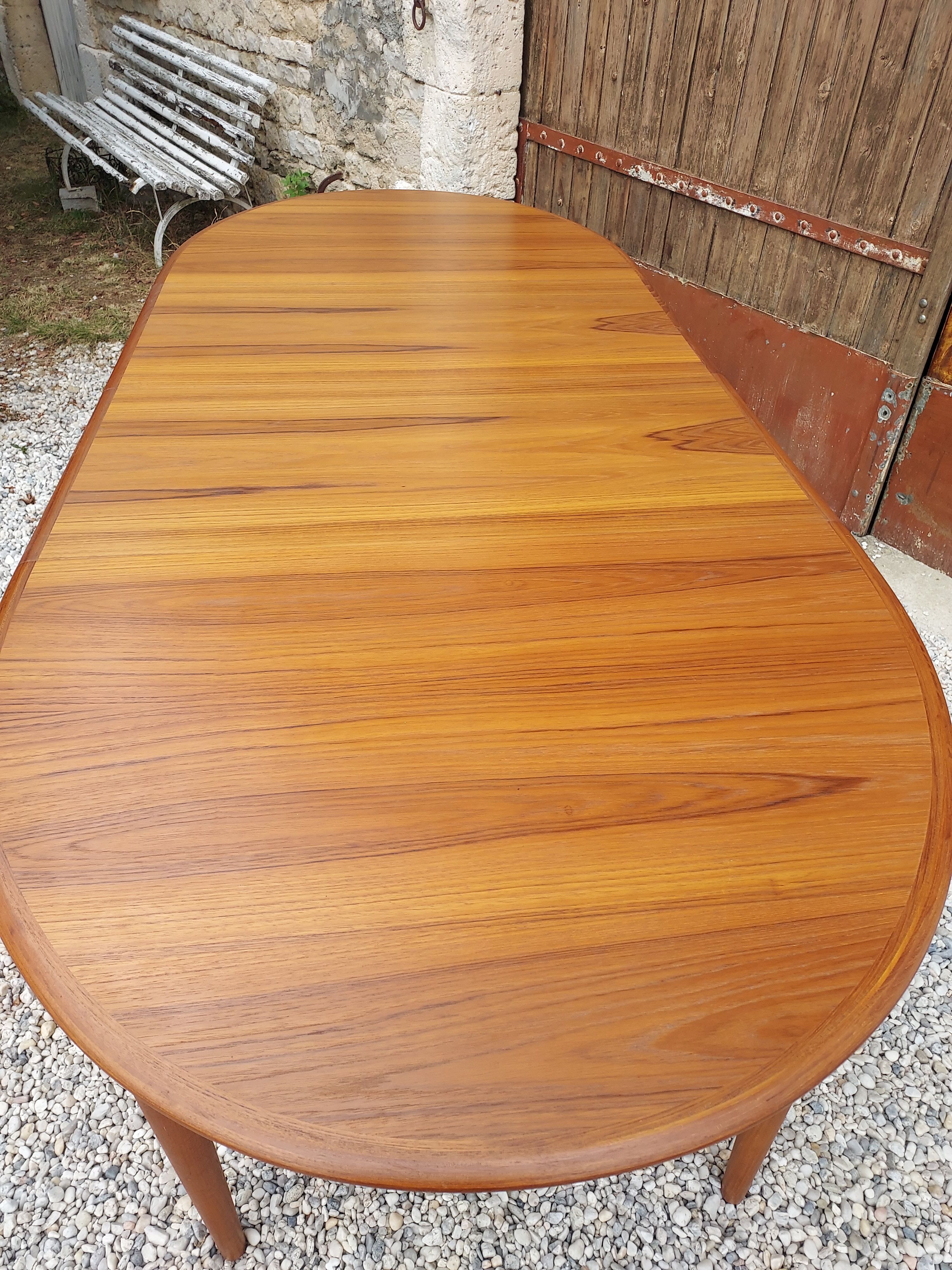 Table en teck danoise