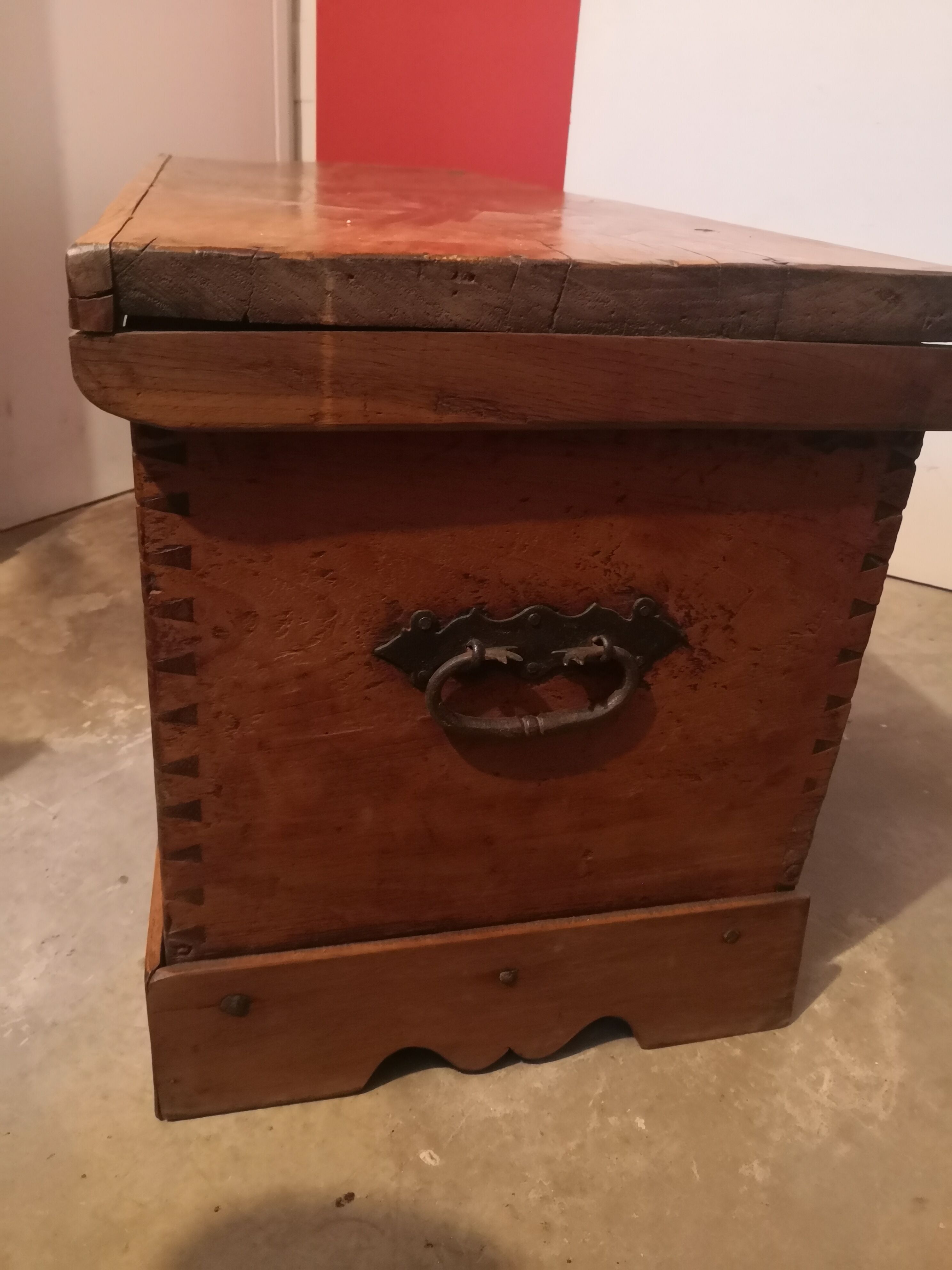 Solid wood chest