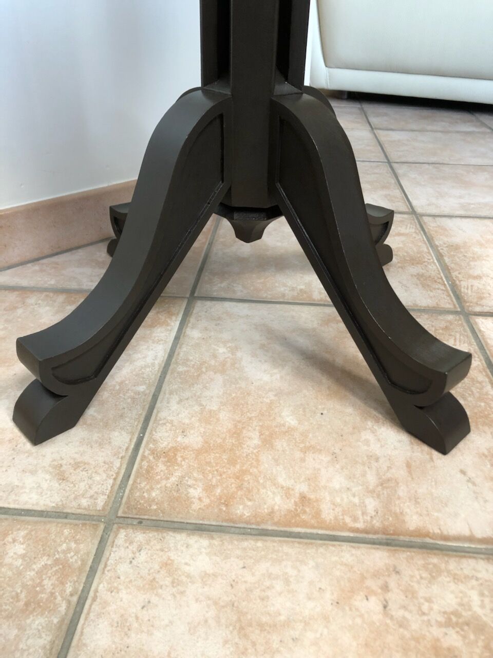 Octagonal inlaid pedestal table