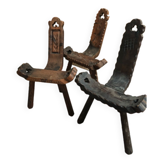 Chaises brutalisâtes tripode