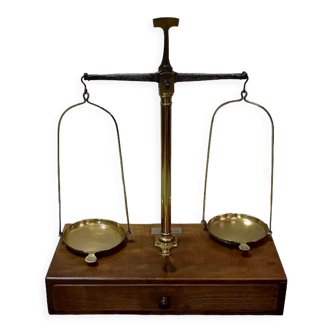 Jeweler's scale, trebuchet type - 1900