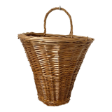 Braided wicker wall basket