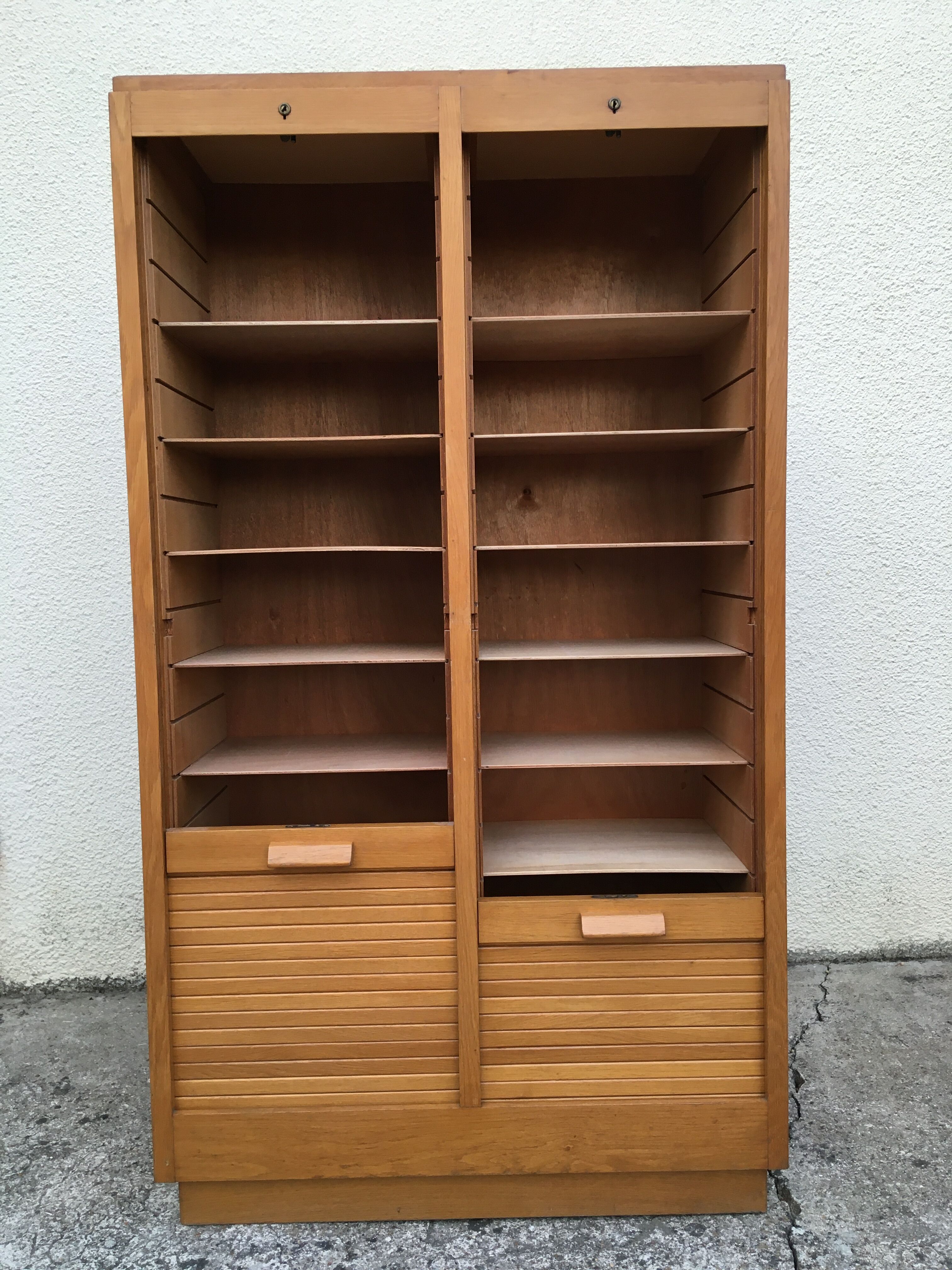 Curtain filing cabinet