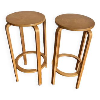 2 Bar stools