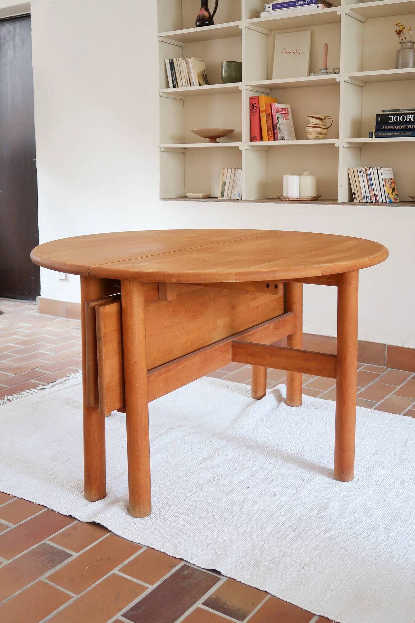 Table ronde extensible en hêtre massif, années 80