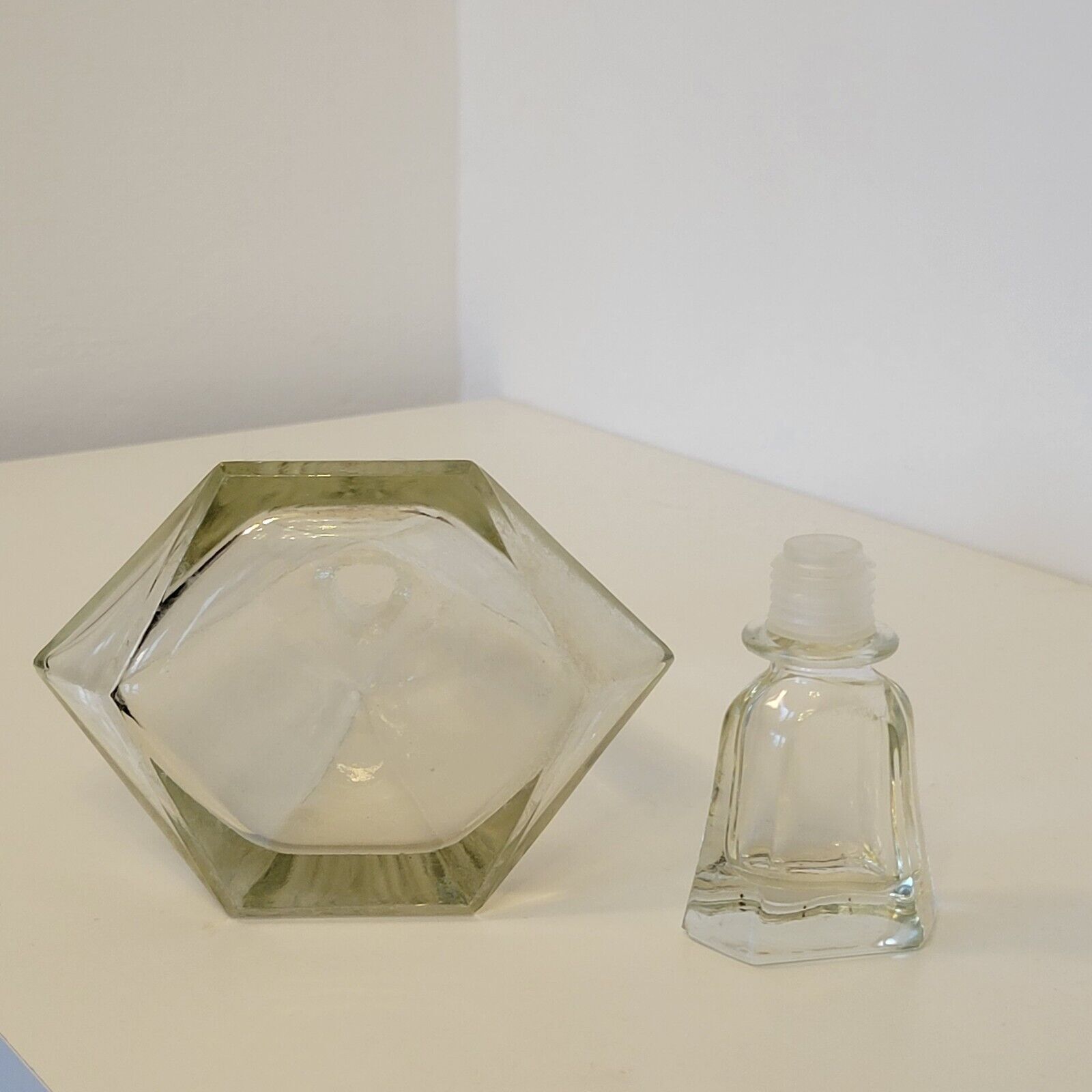 Art Deco geometric glass whisky decanter 550 ml