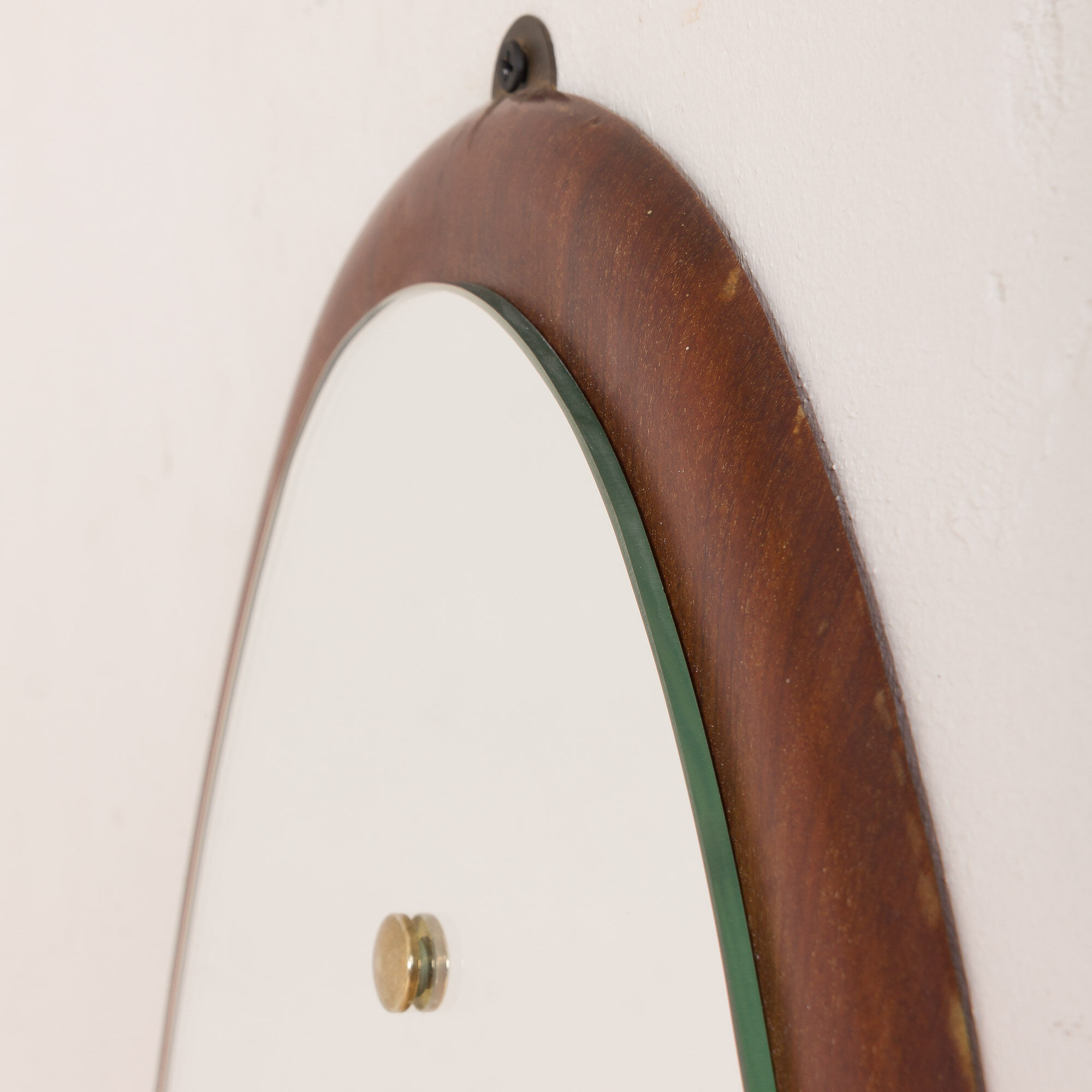 Miroir italien cadre ovale en acajou années 60