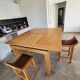 Table haute en bois massif extensible + 4 tabourets