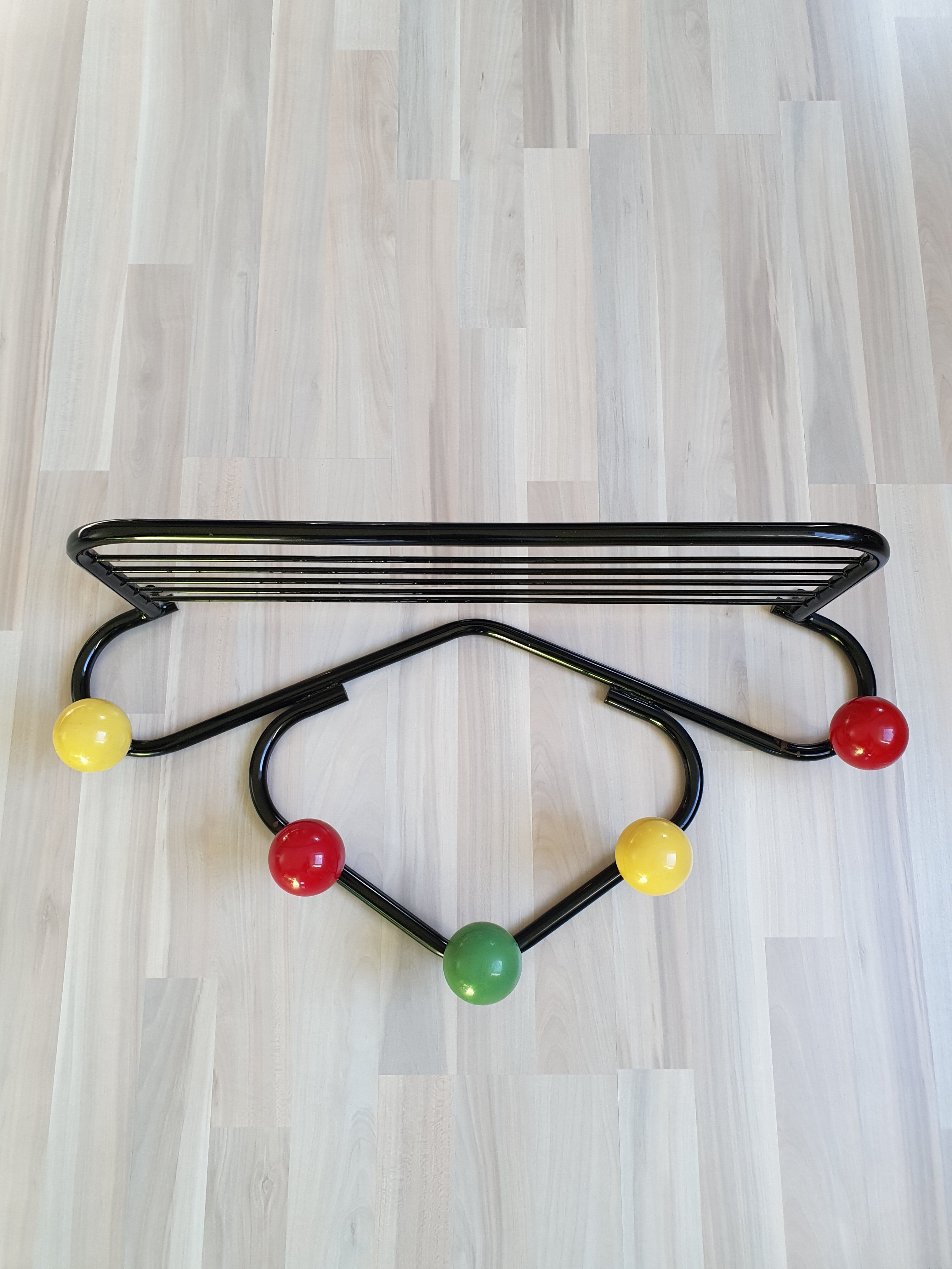 Wall coat rack with 5 colored balls