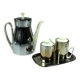 Cafetière avec couvercle chauffant isolé en métal en ensemble avec pot à lait et sucrier, Vintage