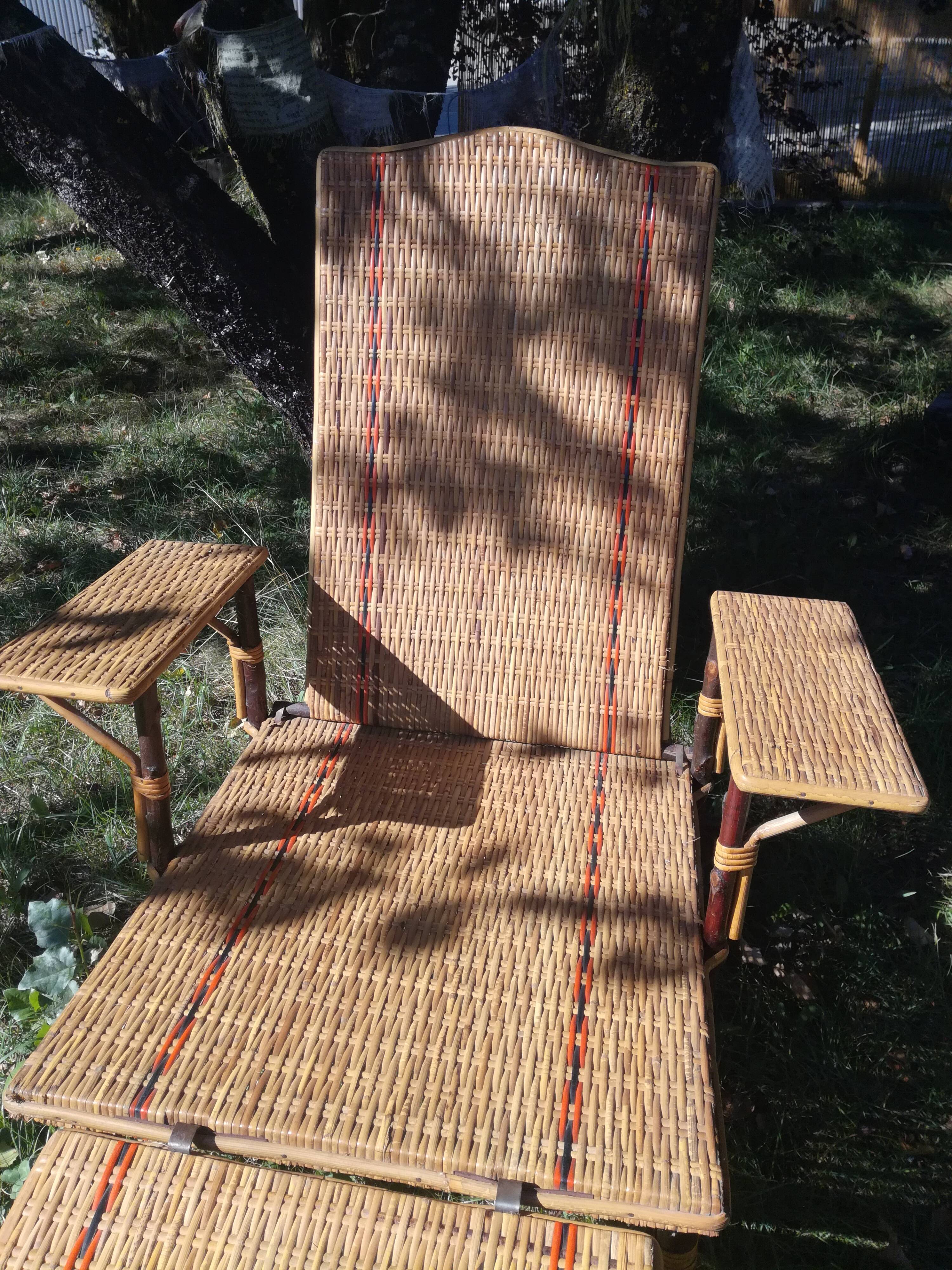 Vintage rattan lounger