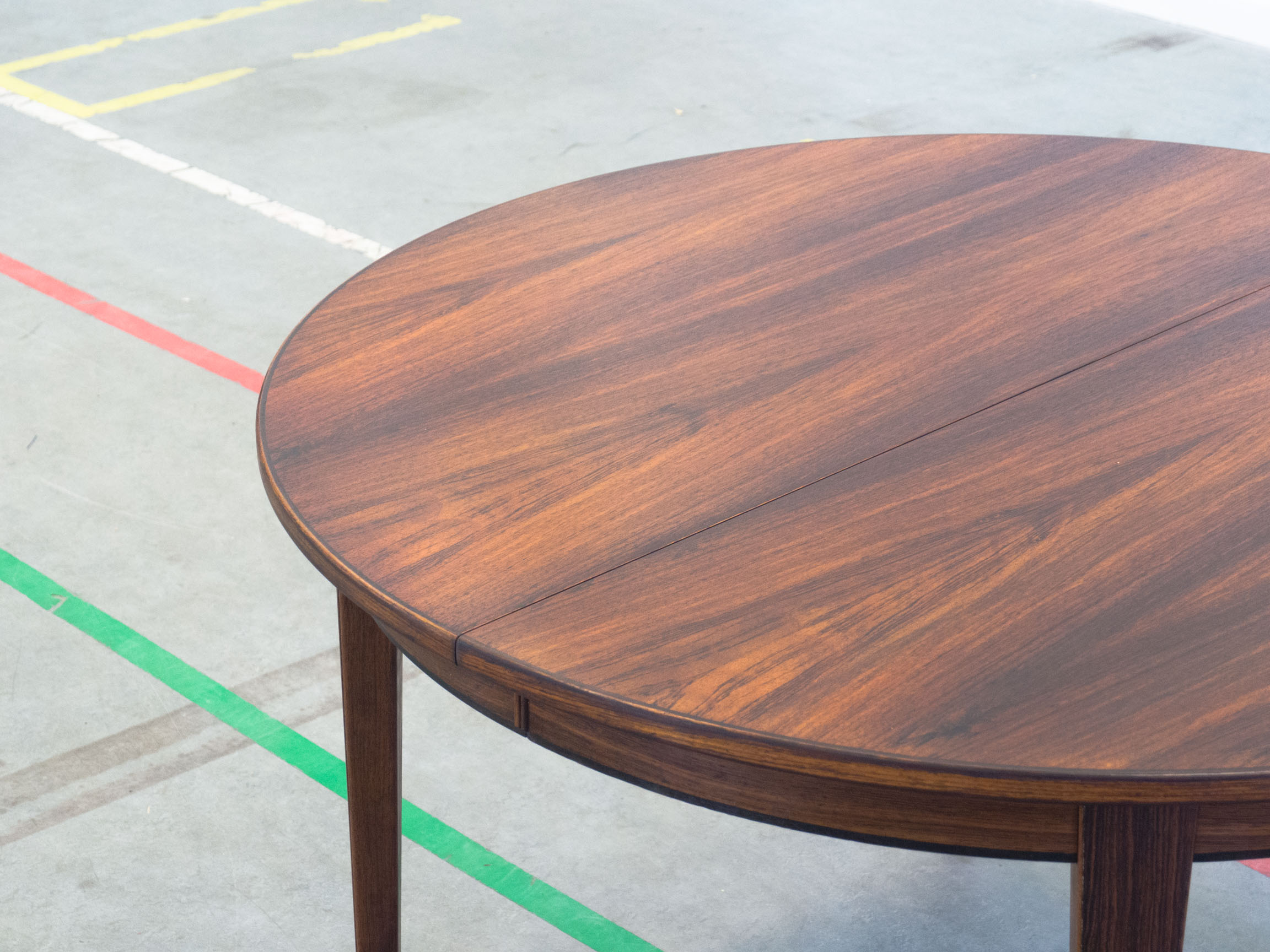 Omann Jun ‘Model 55’ extendable rosewood dining table
