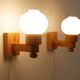 Paire d'applique scandinave en bois et verre opalin