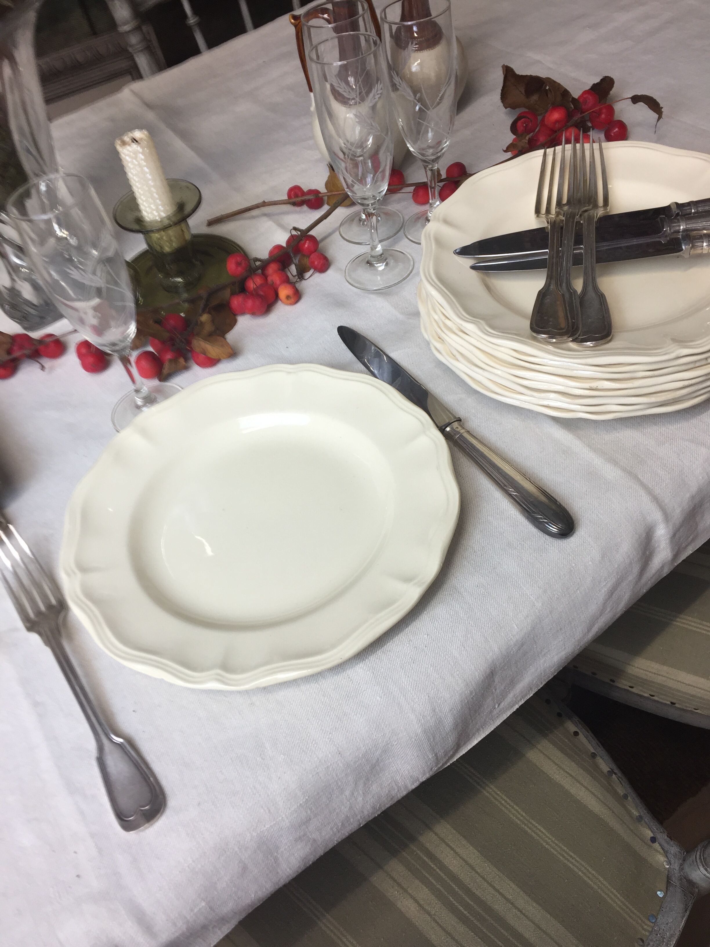 8 flat plates, color Ivory made in france Digoin Sarreguemines