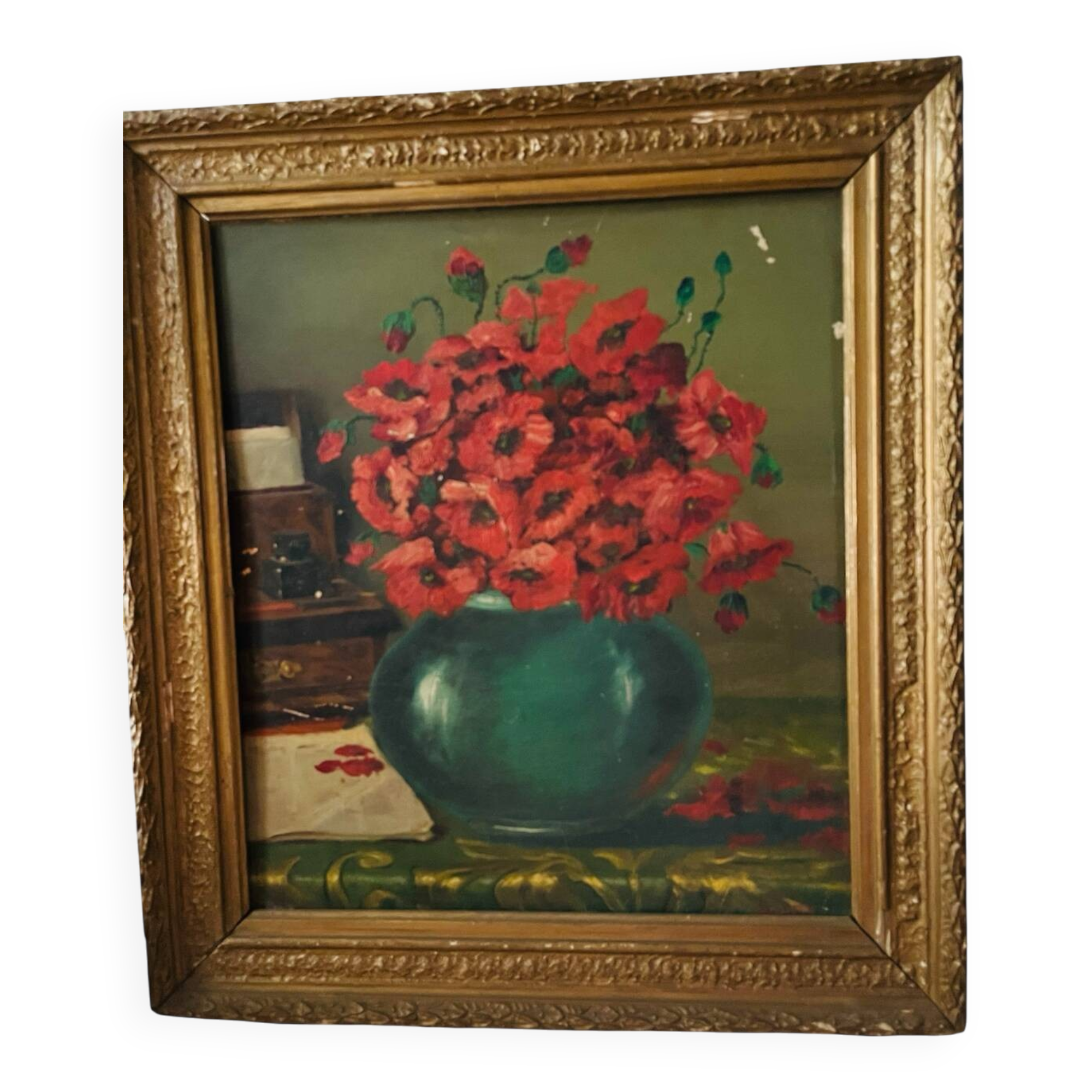 Bouquet of poppies on a table.