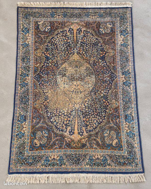 Ancient Oriental rug – wool – 204 x 130 cm – tree of life patterns