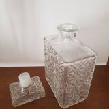 Carafe in chiseled glass