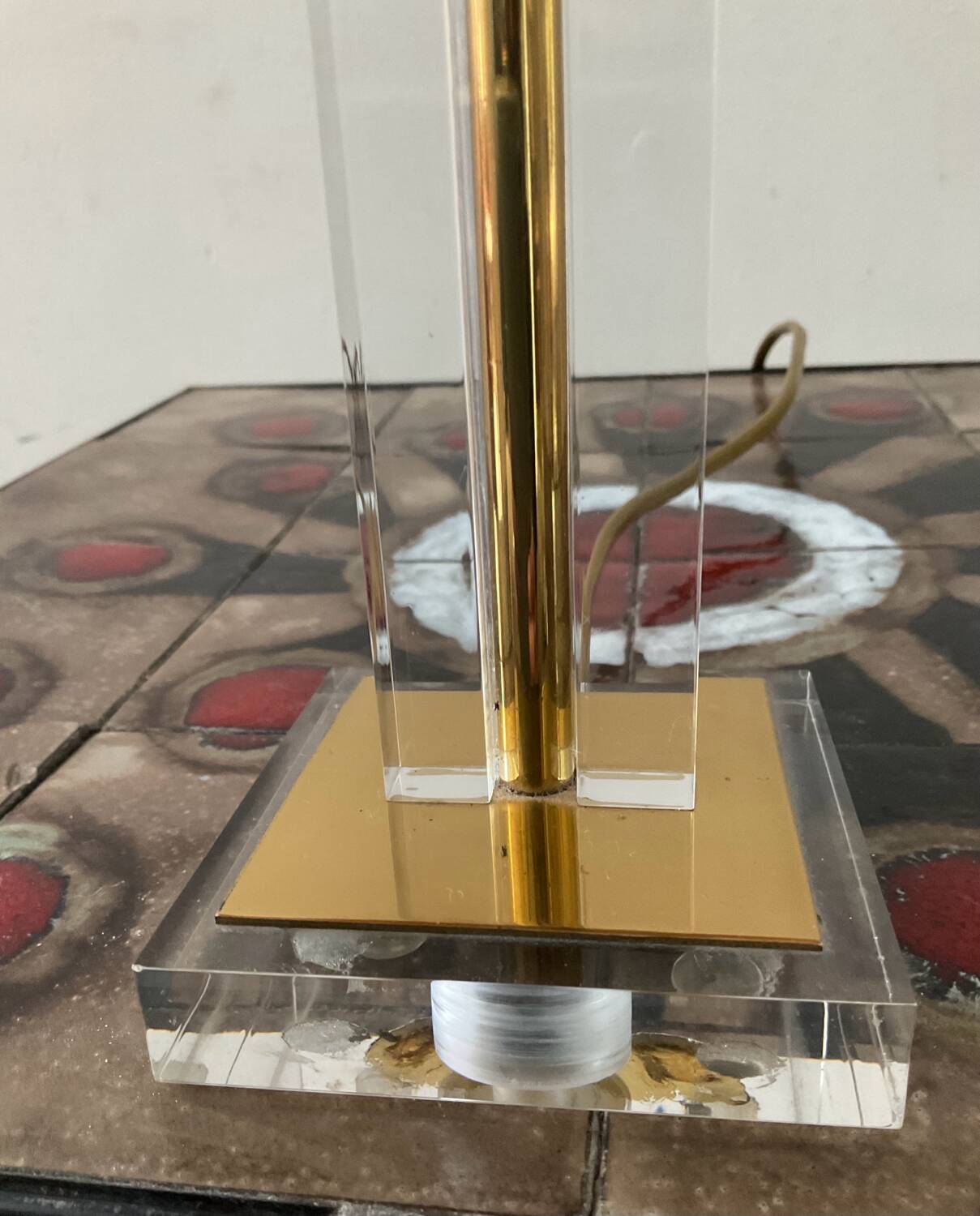 Vintage lucite and brass lamp from the 70s