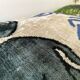 Coussin Ikat en velours éléphants persans