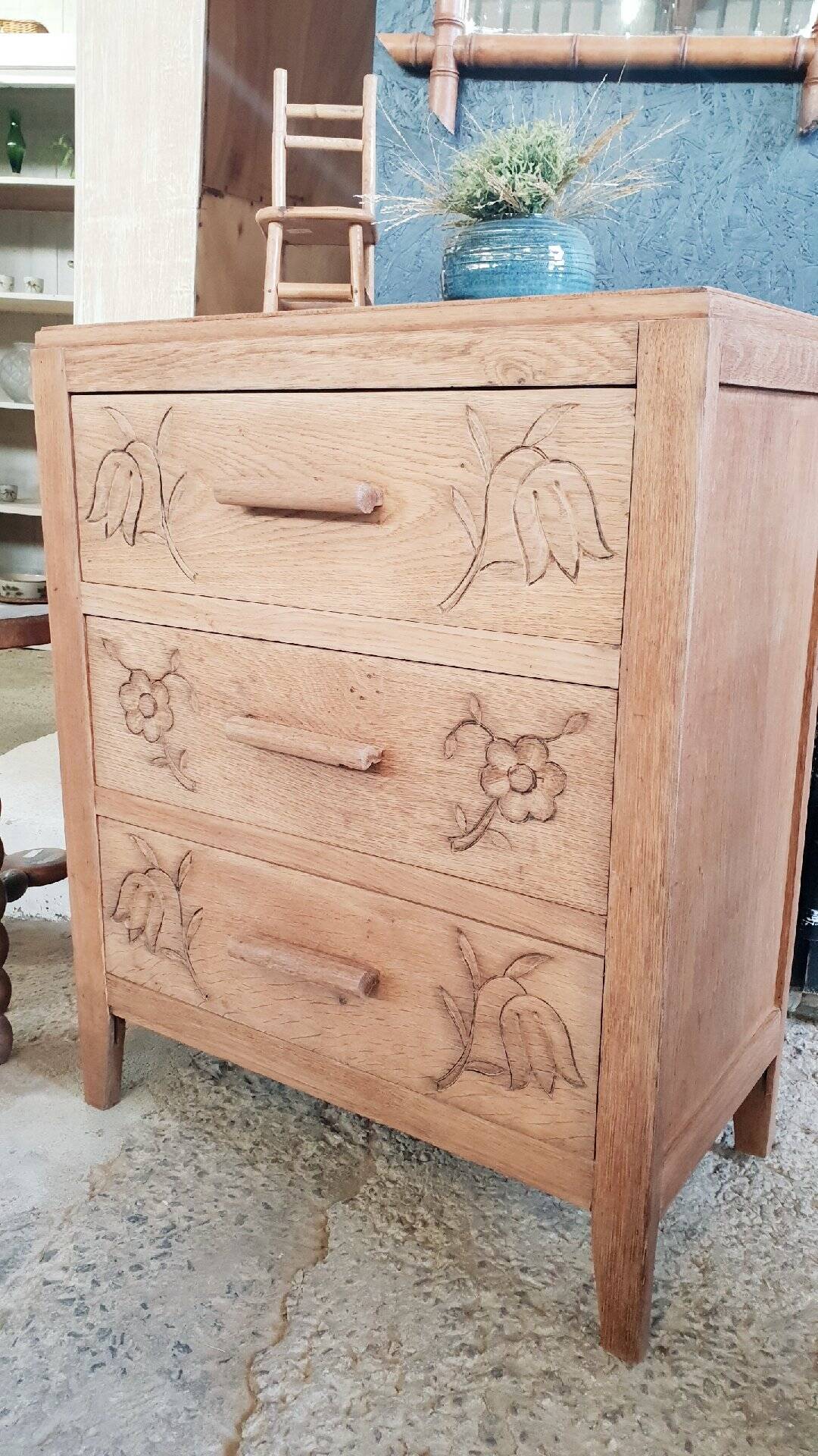 Vintage chest of drawers