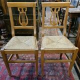 Lyre-shaped mulched chairs