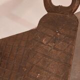 Chaise en bois sculpté