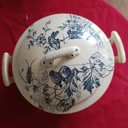 antique soup tureen Terre de Feu 1920/1930 with a decoration of birds and insects