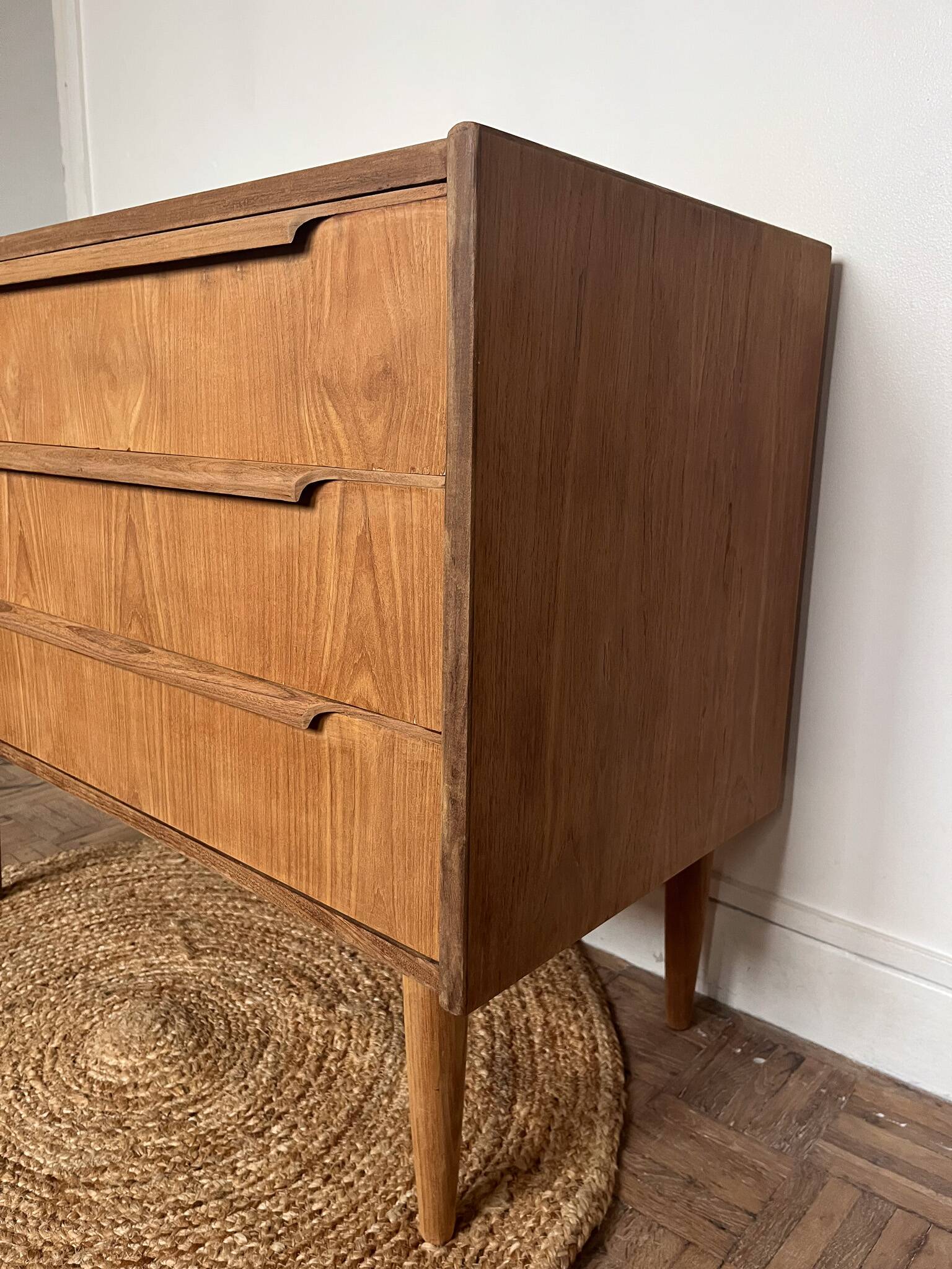 Vintage Scandinavian chest of drawers from the 1960s – 3 drawers – tapered legs